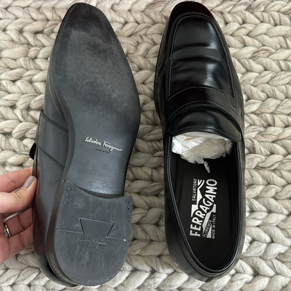 Salvatore Ferragamo men’s black loafer size 9 - Picture 3 of 5
